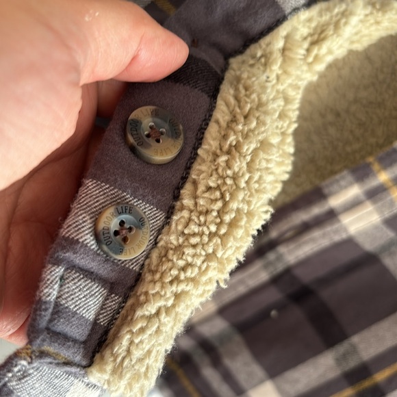 🩶New Outdoor life🖤flannel men’s shirt size(S/C) - Picture 9 of 10